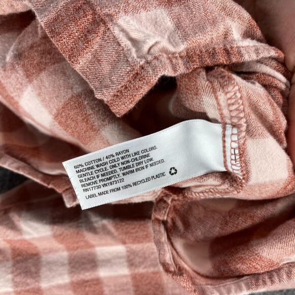 Universal Thread Shirt Women L Large Pink Plaid Button Up Collared Long Sleeve - Picture 4 of 7